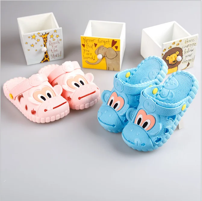 New baby shoes soft bottom cold slippers summer cartoon baotou anti-skid.