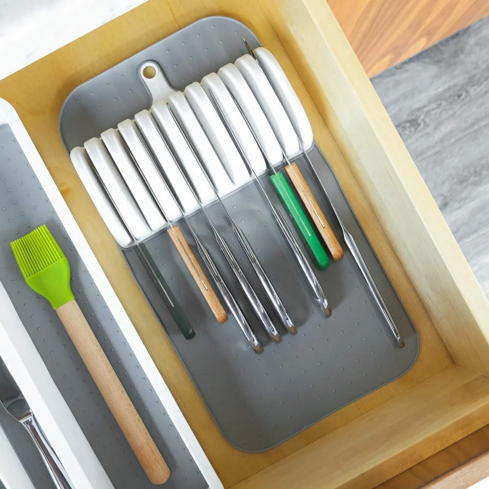 ZNF00080 Plastic Grey Kitchen Drawer Knives Organizer Mat Holds up to 11 knifes In-Drawer Knife Holder with Soft Grip Slot