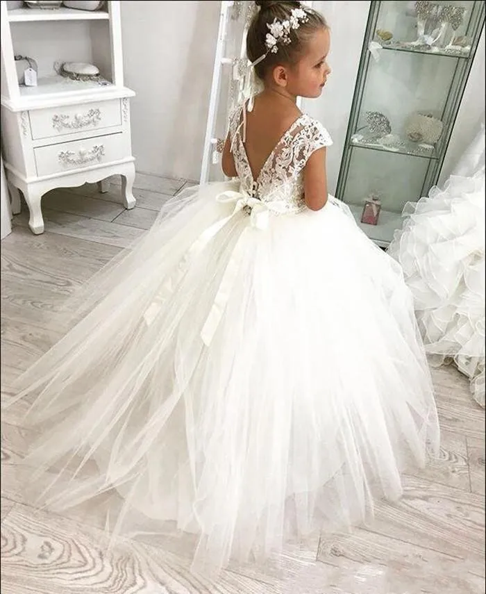 
ZH4207G 2019 Princess Flower Girl Dresses Western Garden Weddings Sheer Cap Sleeve Appliqued Toddler Kids Birthday Dress 