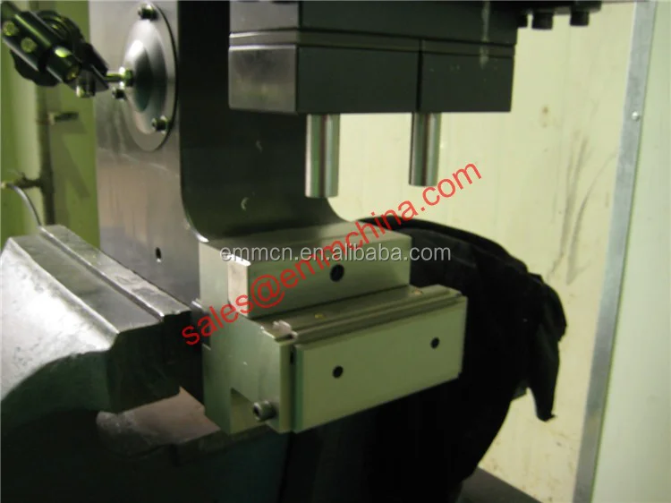 EMM EEC08 Hinge Pedal Pressure Clinching Machine