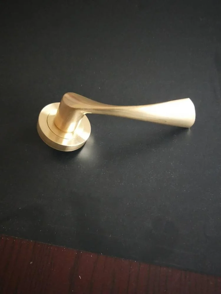 
hot style round rosette lever door handle aluminum door handle zinc alloy lever handle in good quality 