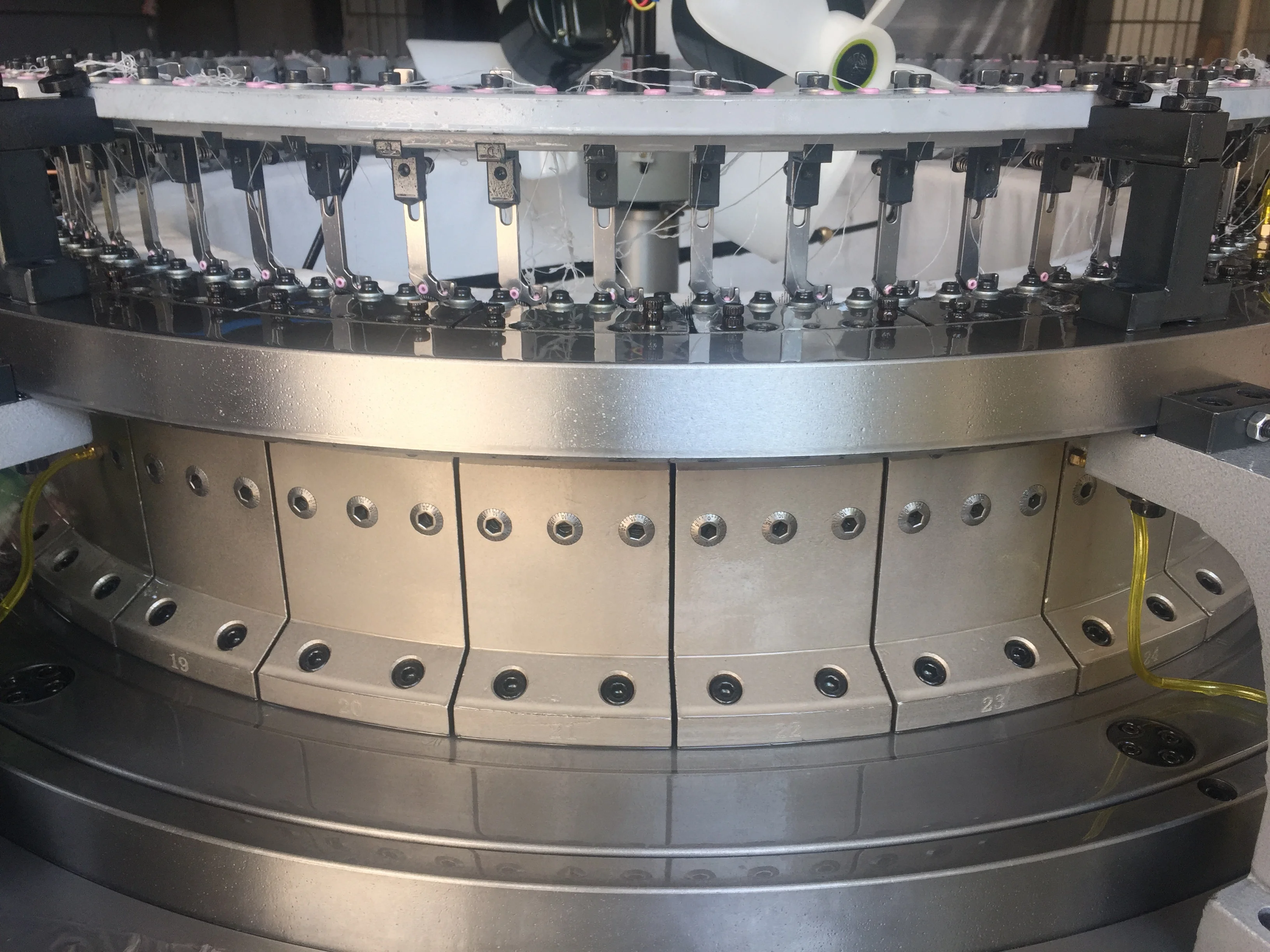 Круглая вязальная машина хорошего бренда производитель из Китая Taifan с одним махровым полотенцем