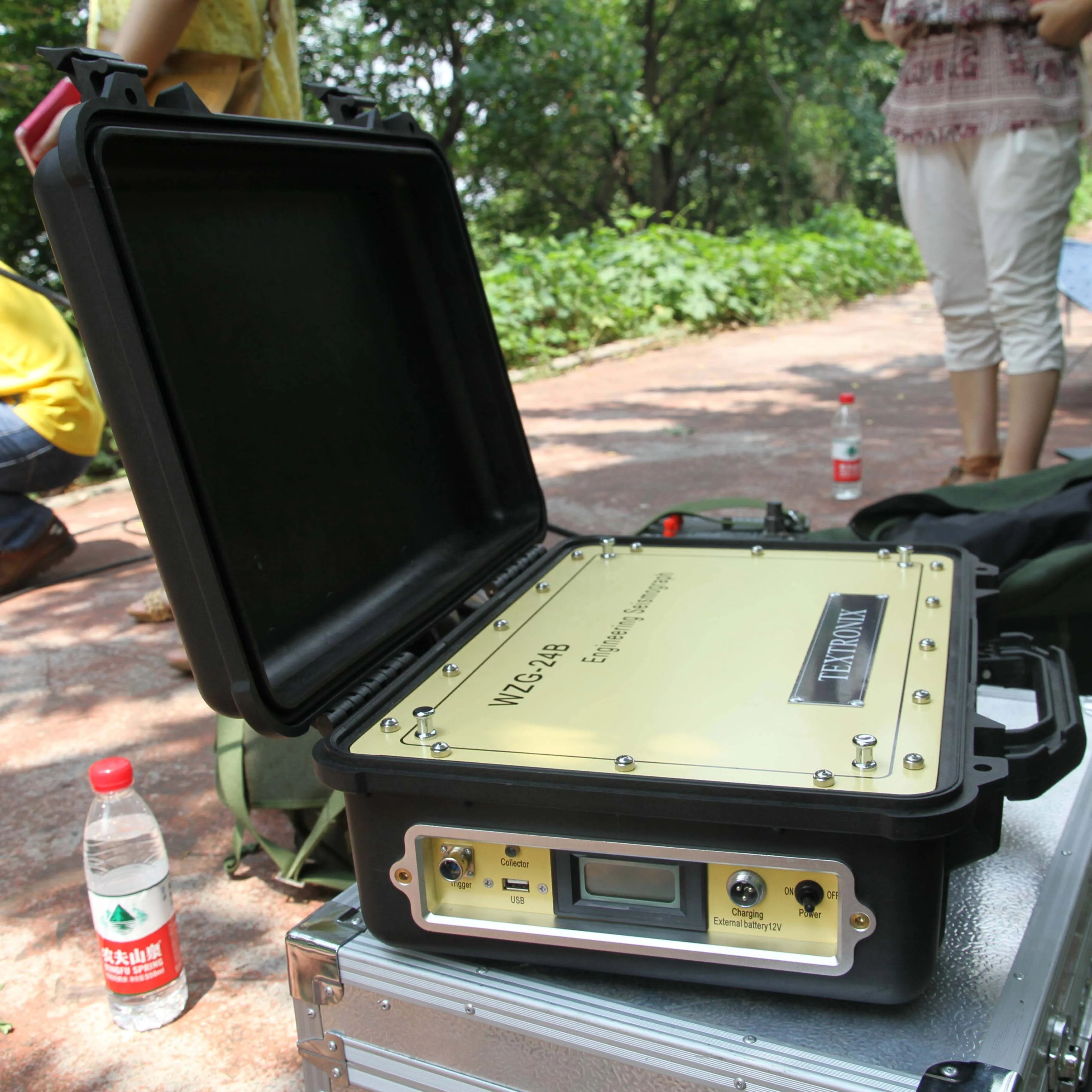 WCZ-24B/C Deep Digital Engineering Seismograph Reflection Refraction Test Equipment