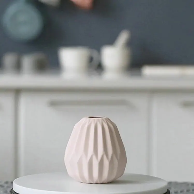 Cheap price wholesale modern gift items decoration pottery ceramic vase for hotel