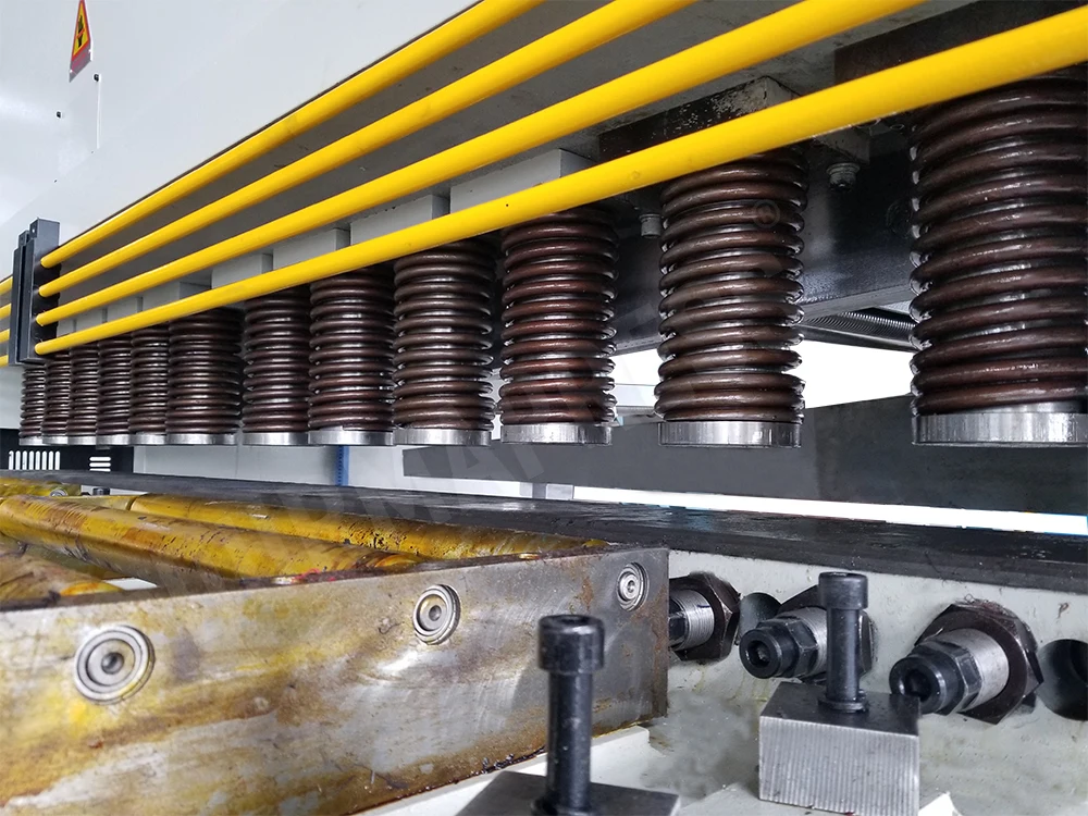 QC12K 4x4000 Can be used more than 10 years hydraulic guillotine shears with ESA S525 CNC system