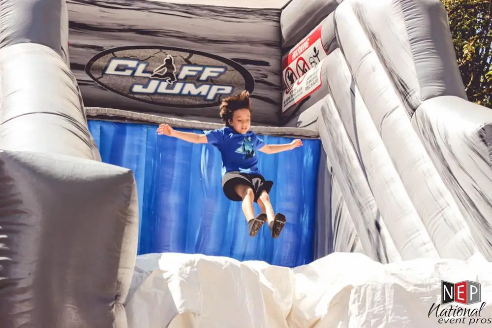 Muitiplay sports games equipments inflatable cliff jump for sale kids jump climb dart and play basketball