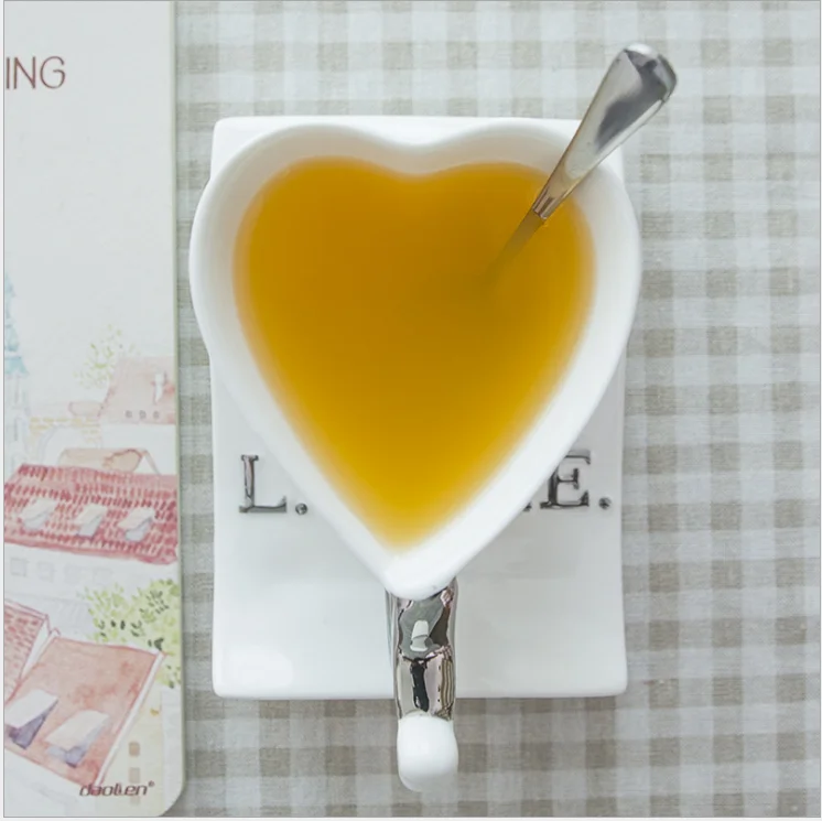 
Heart-shaped Cup Holder Lovers Ceramic Coffee Mug With Saucer For Gift 