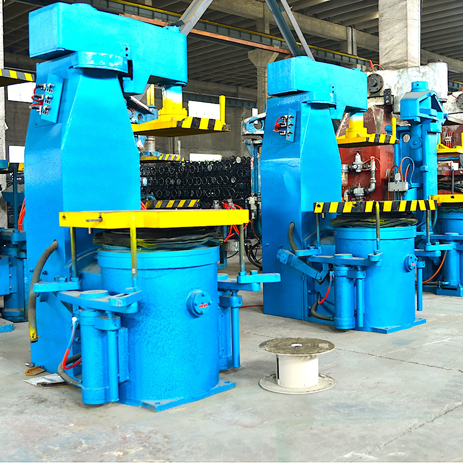 Casting molding machine