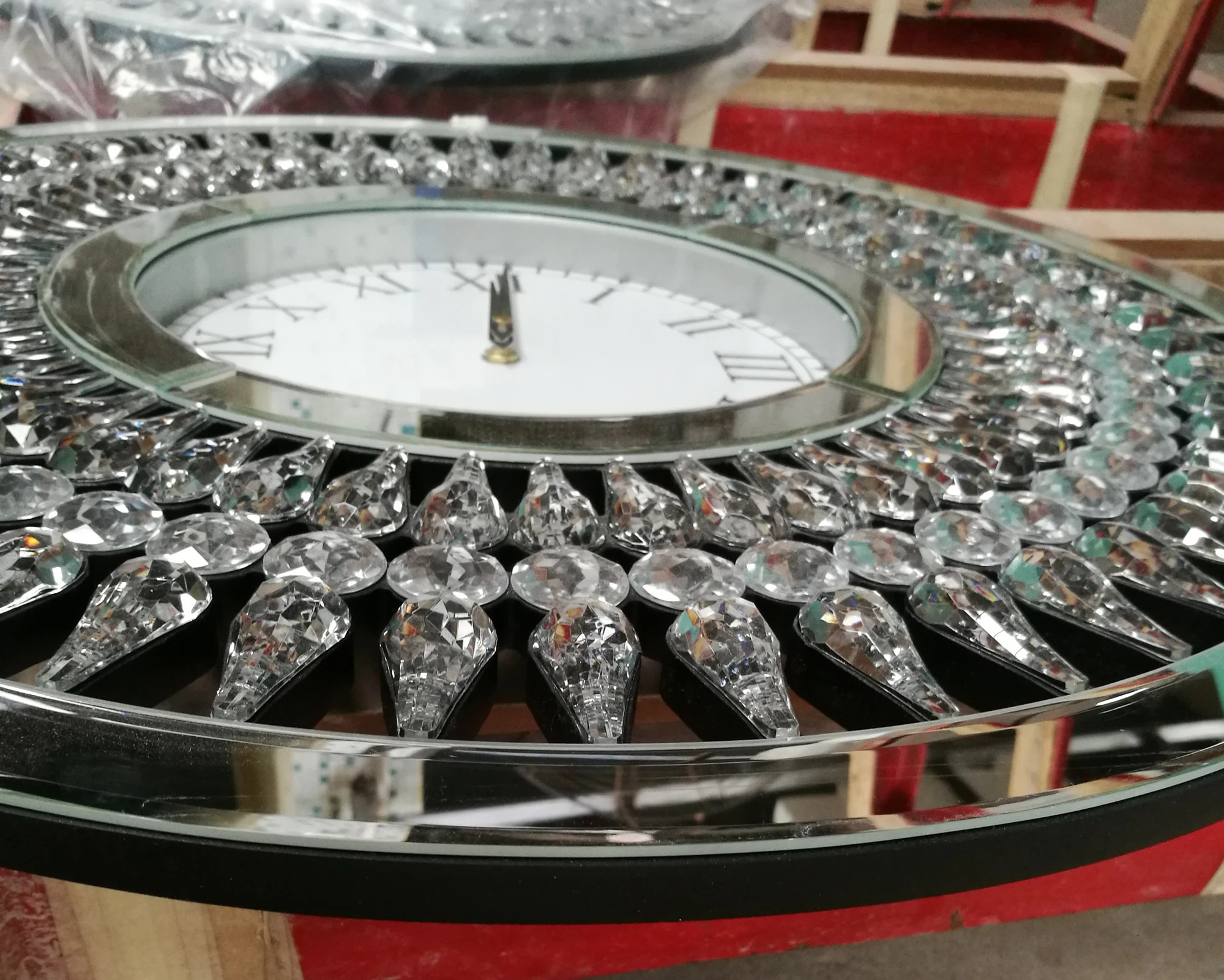 UK Design Crystal Diamond Wall Mirror Decorative Wall Clock