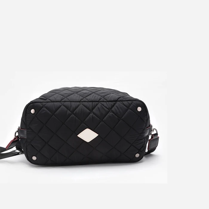 
2021 Women Wholesale Bags Fashionable Nylon Quilted Medium Sutton Gym Travel Handbag 