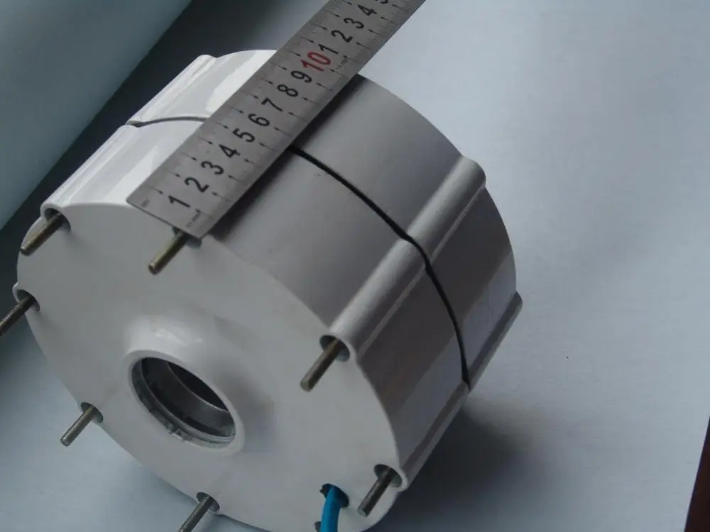 Three-phase ac permanent magnet synchronous generator