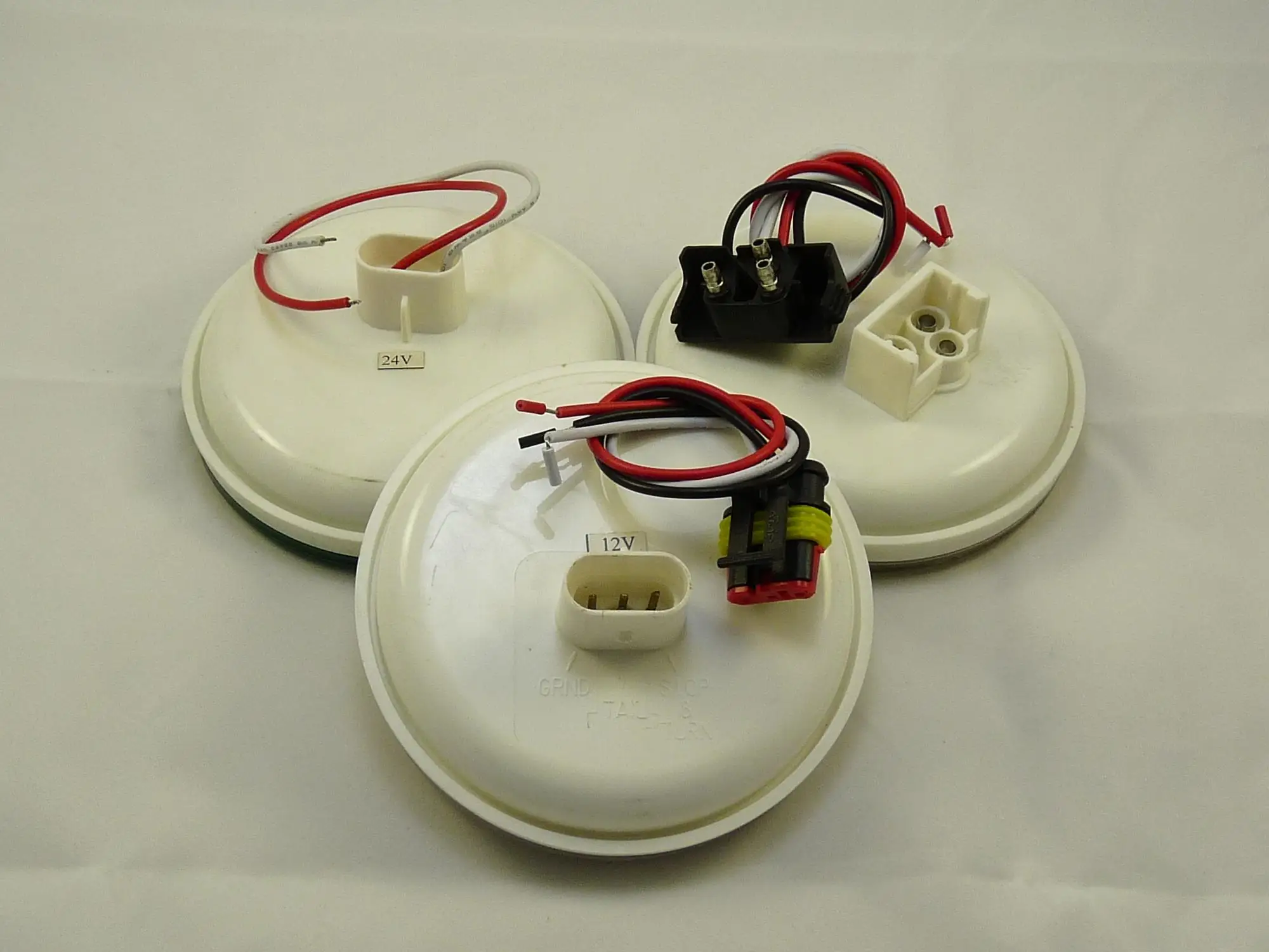 
24V Car Rear Tail Light High Quality Hamburg Side Lamp for Truck Trailer Caravan 