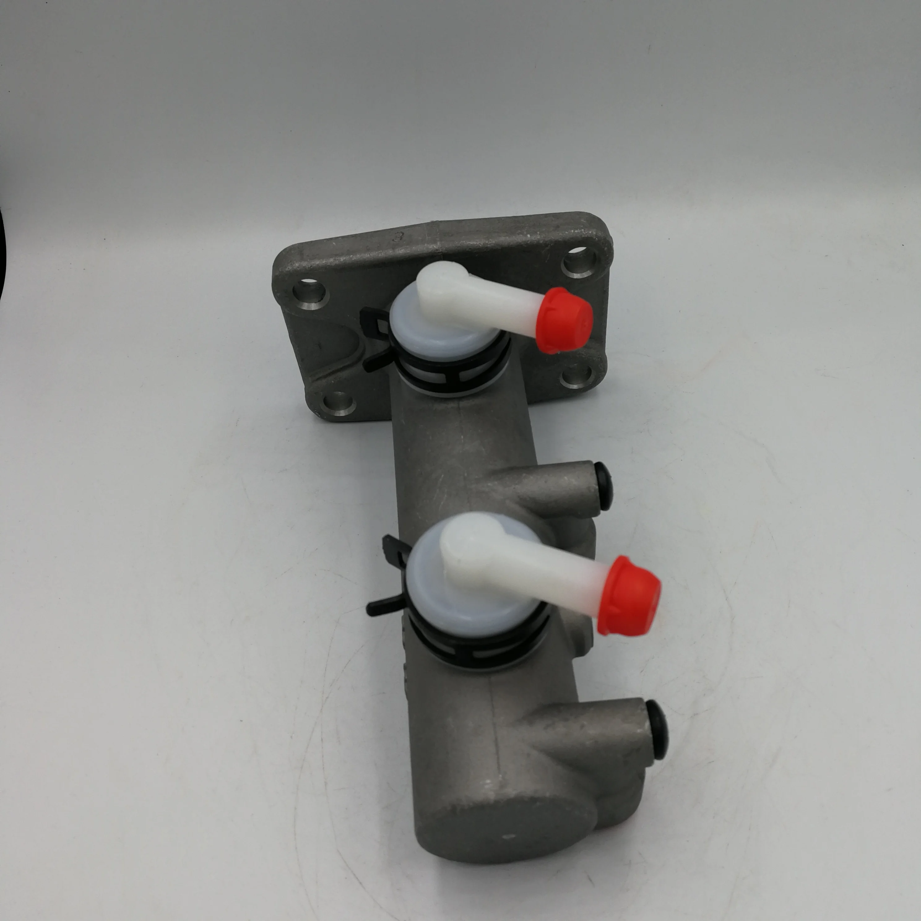 Chinese hot selling aluminium truck parts standard pump brake master cylinder OEM SY1030B    MC894211