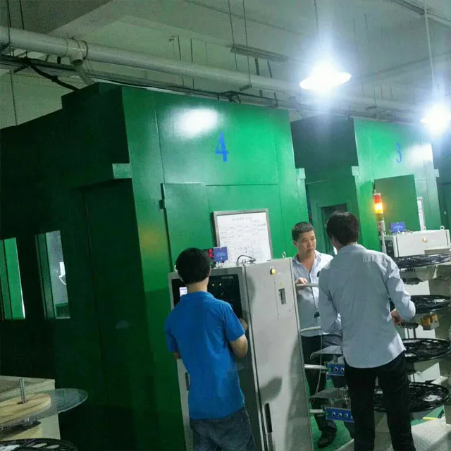 
 Звукоизоляционная кабина в форме экологически чистого дома  