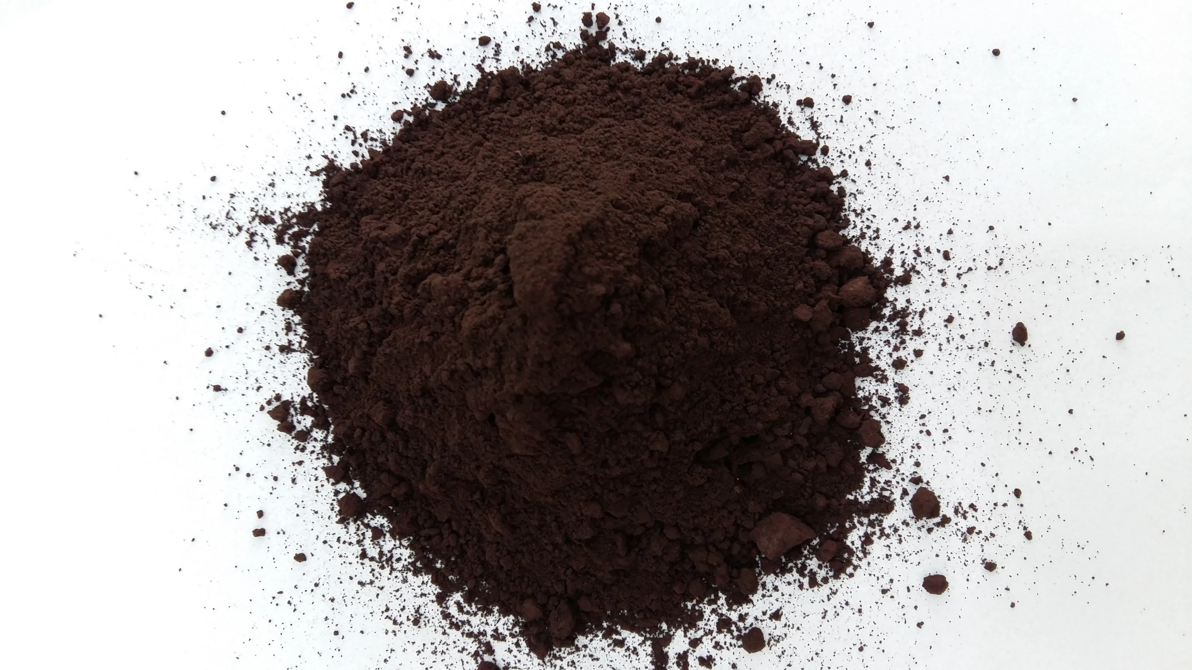 Iron oxide brown for coating paint and paving brick industry price