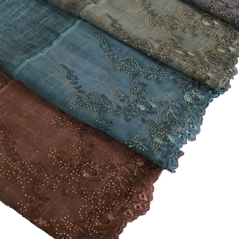 Wholesaler Fashion Beautiful Soft Cotton Lace Diamond Tie Dye Solid Color Islamic Muslim Women Hijab Shawl Scarfs pashmina