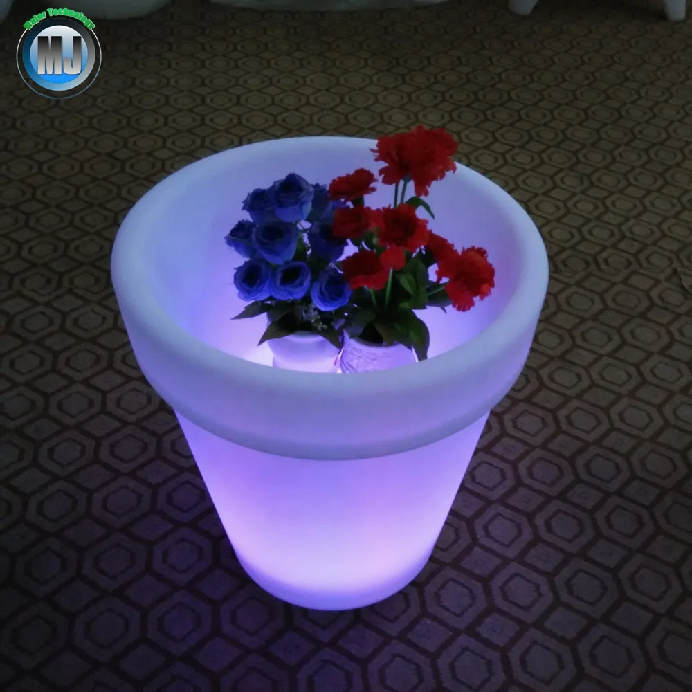 Plastic Material Waterproof Rechargeable Color Changing Lighting Up LED Flower Pot