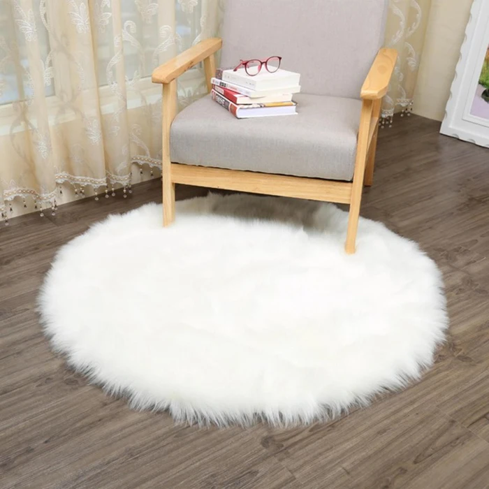 
Cute Heart Shape Fur Rugs Faux Fur Sheepskin Fur Carpet For Bedroom And Sofa Area 