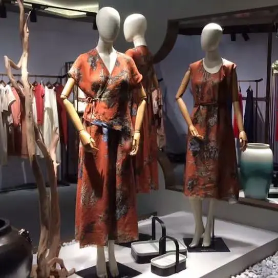 Full Body Female Suit Display Fiberglass Mannequin Adjustable Dress Form Custom Stand Dummy Lifelike Sitting Manniki