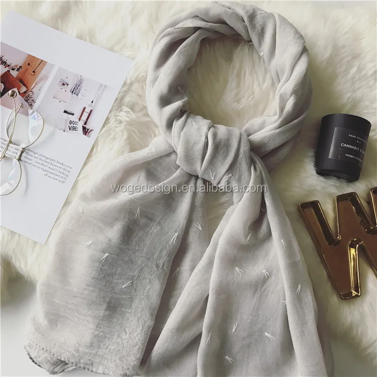 2018 Hot selling Malaysia pretty womans dress clothes headcloth hijab polyfoams factory wholesale new muslim scarf