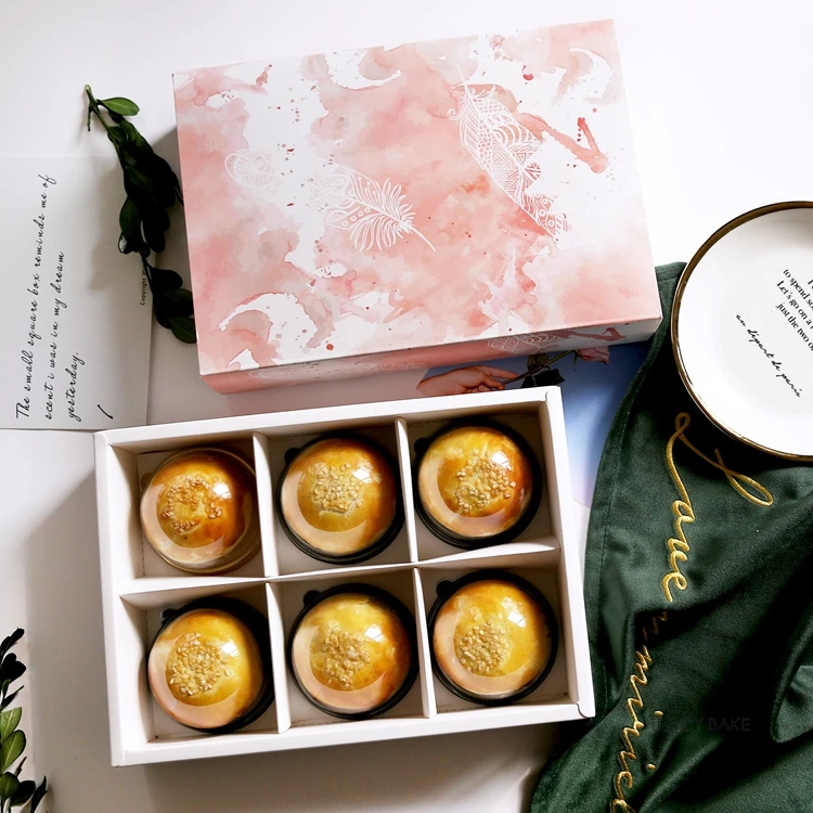 Luxury Cardboard White Uv Coating 2 Piece High Level Packaging Divider Customized With Cushion Pad Chocolate Box Manufacturers