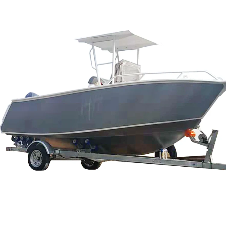 Aluminum center console open fishing boat