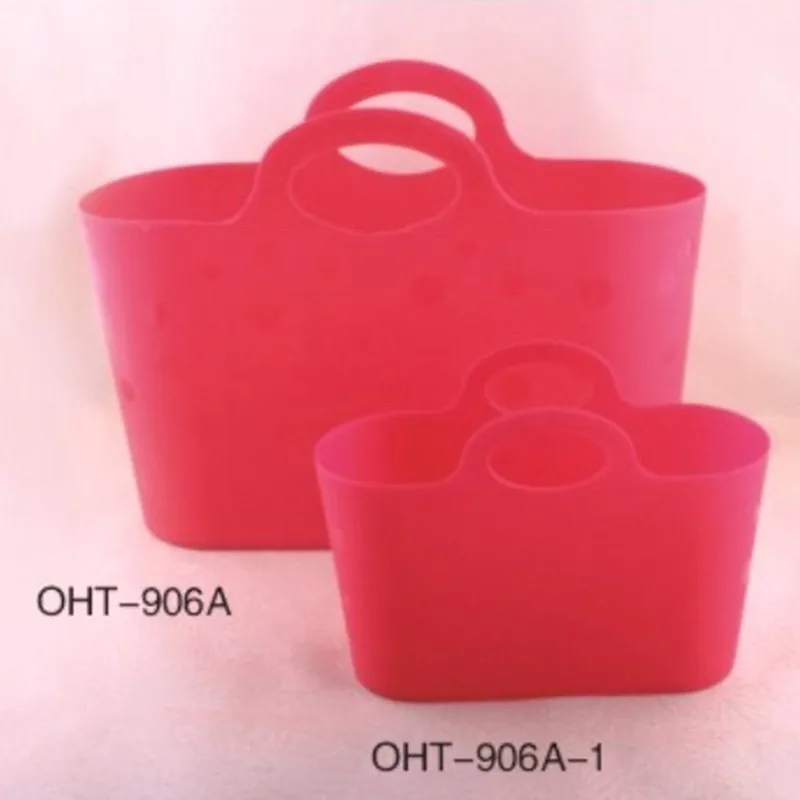 
small plastic shopping basket 