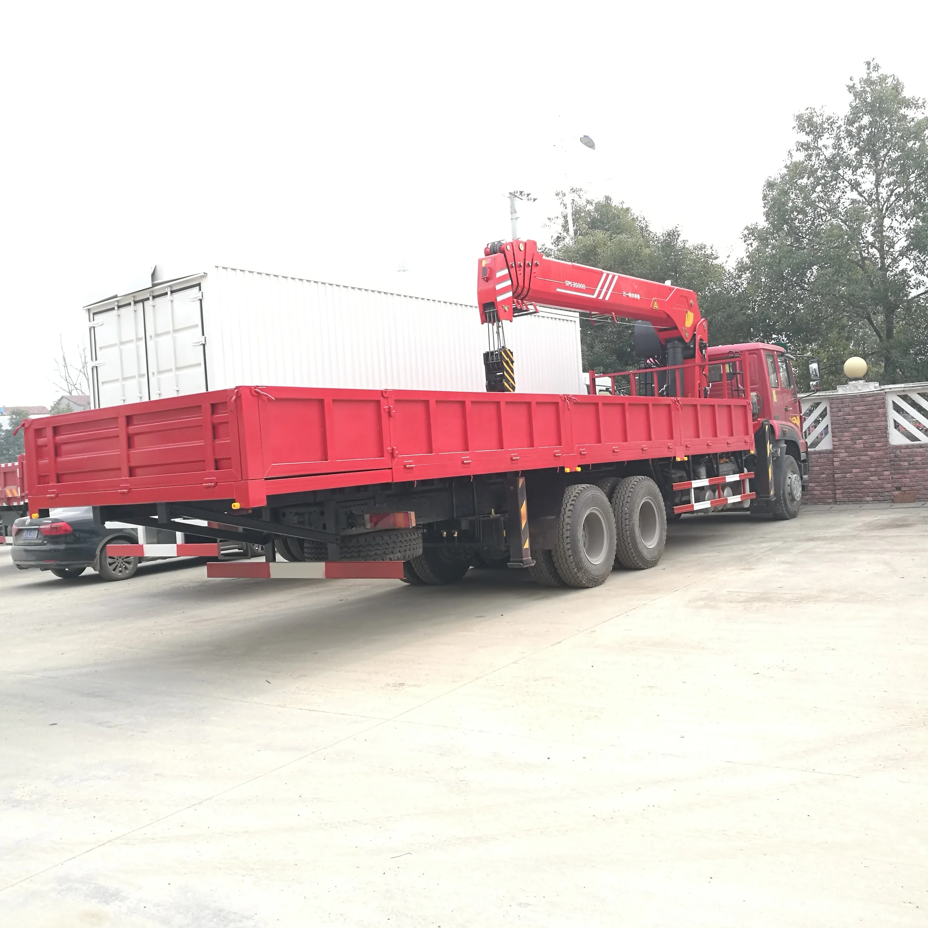 Sinotruk 14 tons new truck mounted crane