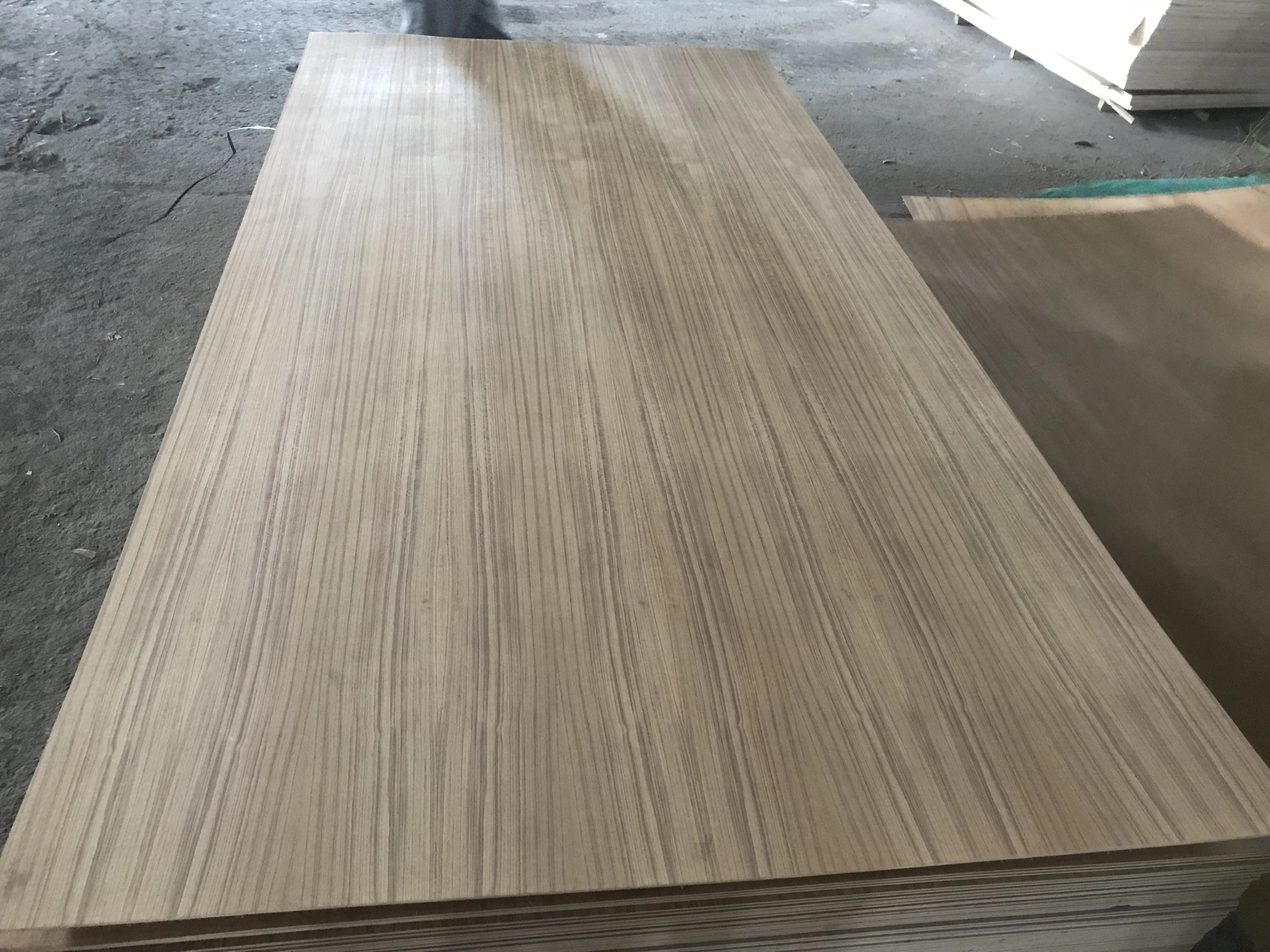 Natural Burma teak plywood for India Iraq market