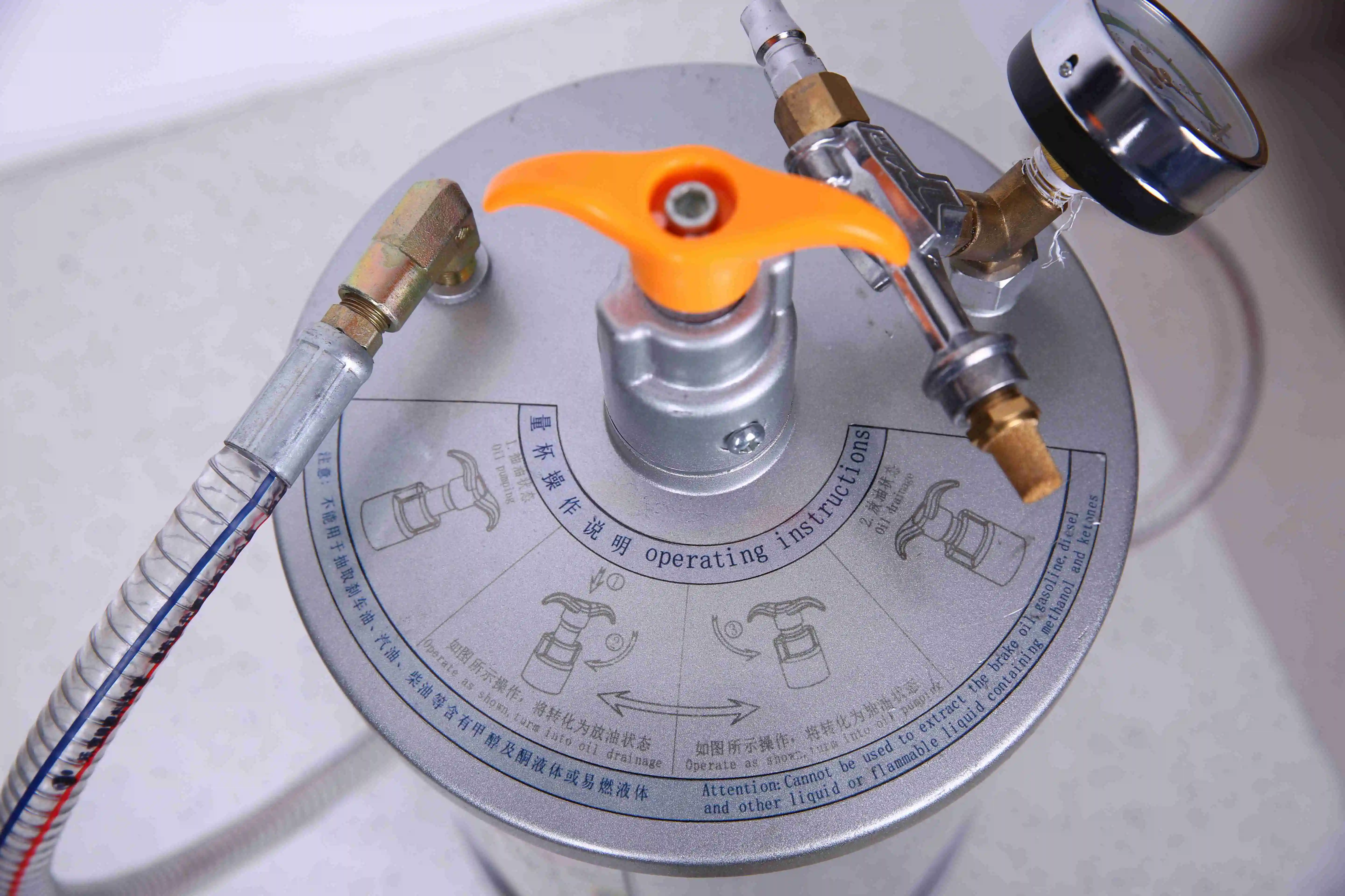 Роскошная машина для замены масла, слив отработанного масла с чашкой