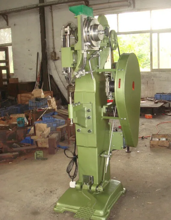 
whole sale custom logo safety footwear riveting machine 