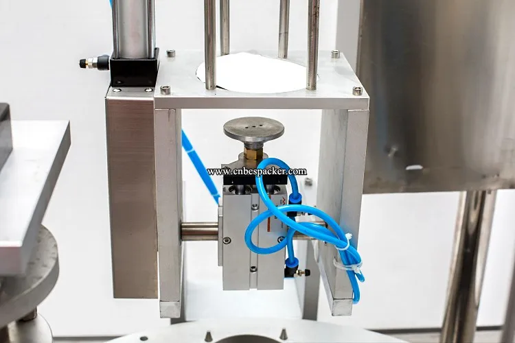 Автоматическое кубок наполнения и запайки пластиковой крышкой с закачки газа