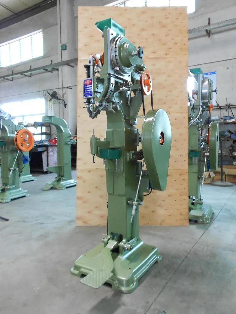 CD automatic feed rivet machine for baby carrage