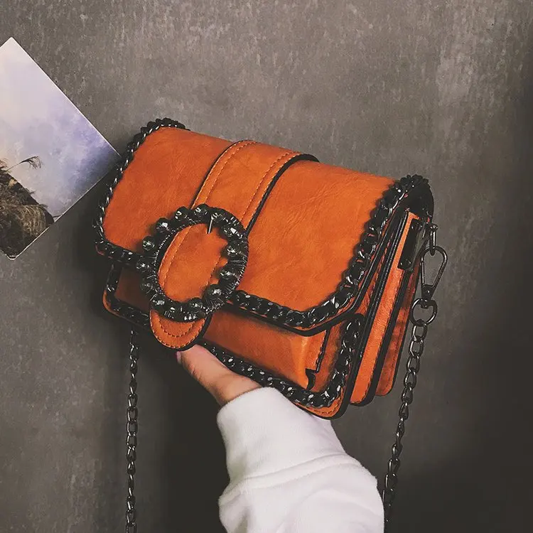 
Модная сумка на цепочке, женская сумка с заклепками, подходящая ко всему сумка-мессенджер через плечо с одним широким ремешком 