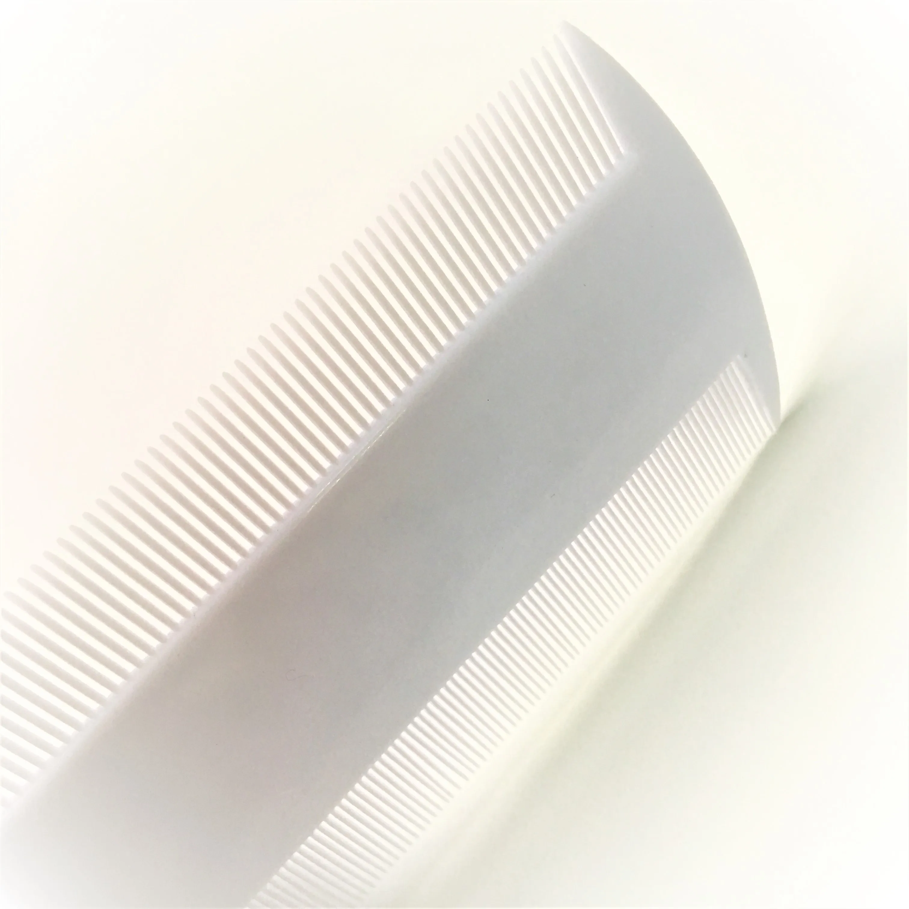 Пластиковая двухсторонняя гребень для чистки человеческих волос с защитой от пыли и насекомых разных цветов