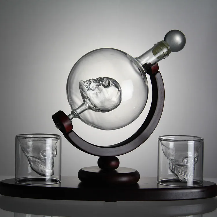 Skull Shape Borosilicate Glass Crystal Magic Whiskey Decanter Set with 2 Cups