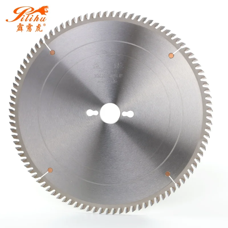 300mm MDF Carpentry Tools Saw Blade For Laminate Furniture