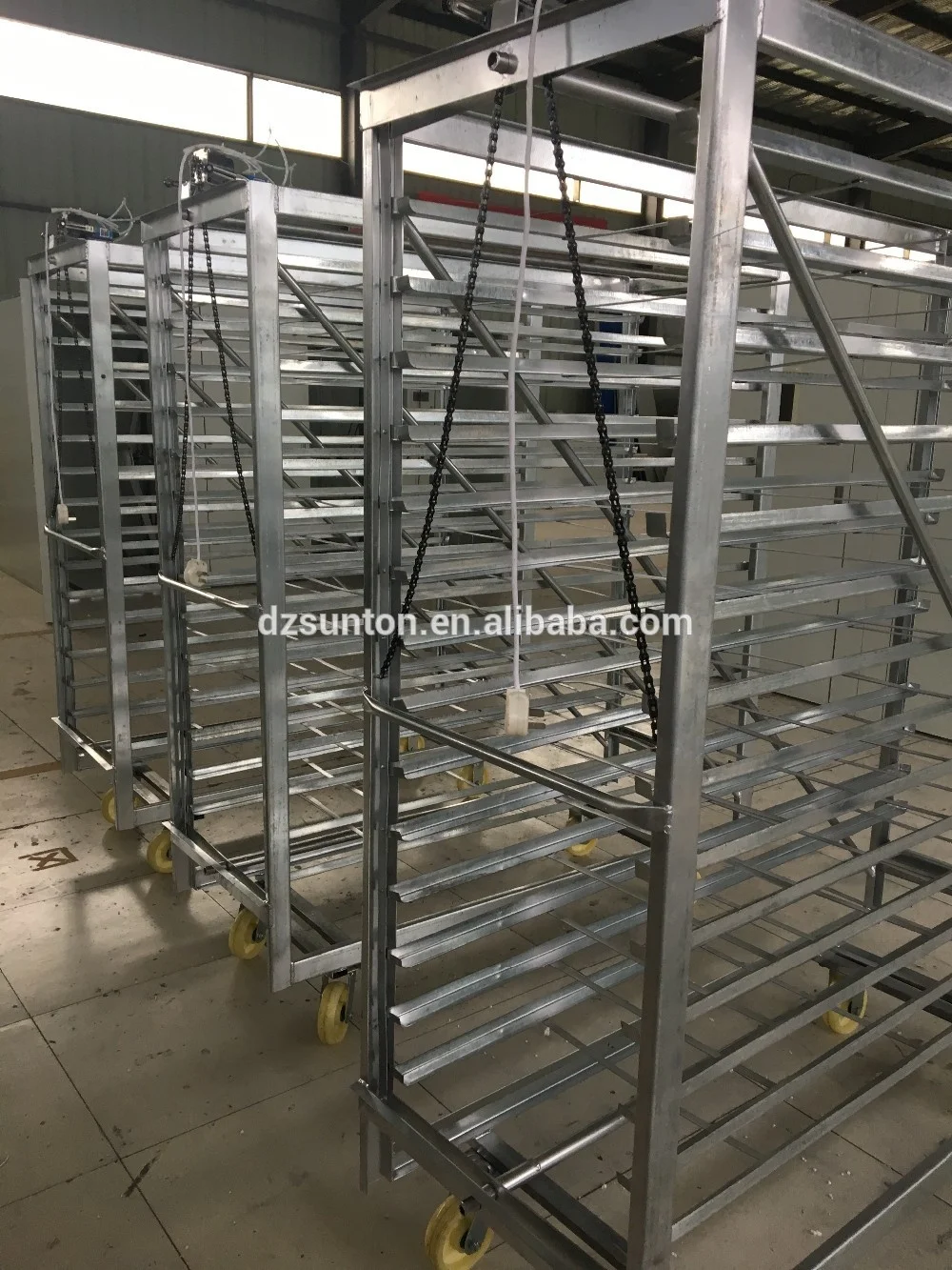 Large capacity automatic egg incubator and hatching