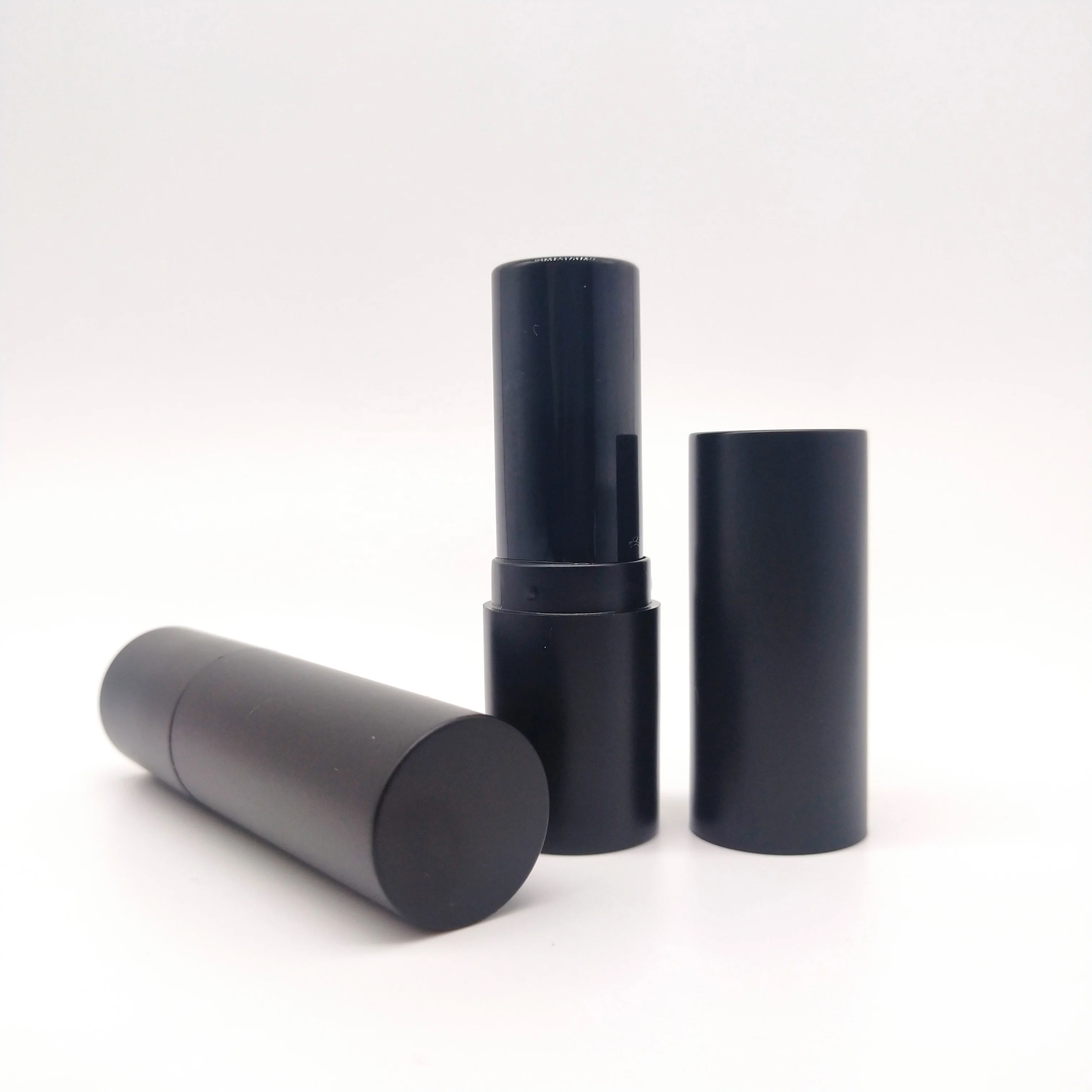 Wholesale high quality stock round black lipstick tube cosmetic packaging for lip balm matte black lipstick container