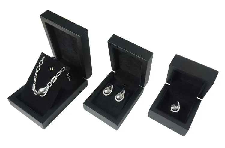 Golden Supplier household stock black handmade timber wooden jewelry box wholesale wood ring pendant bangle jewelry set boxes