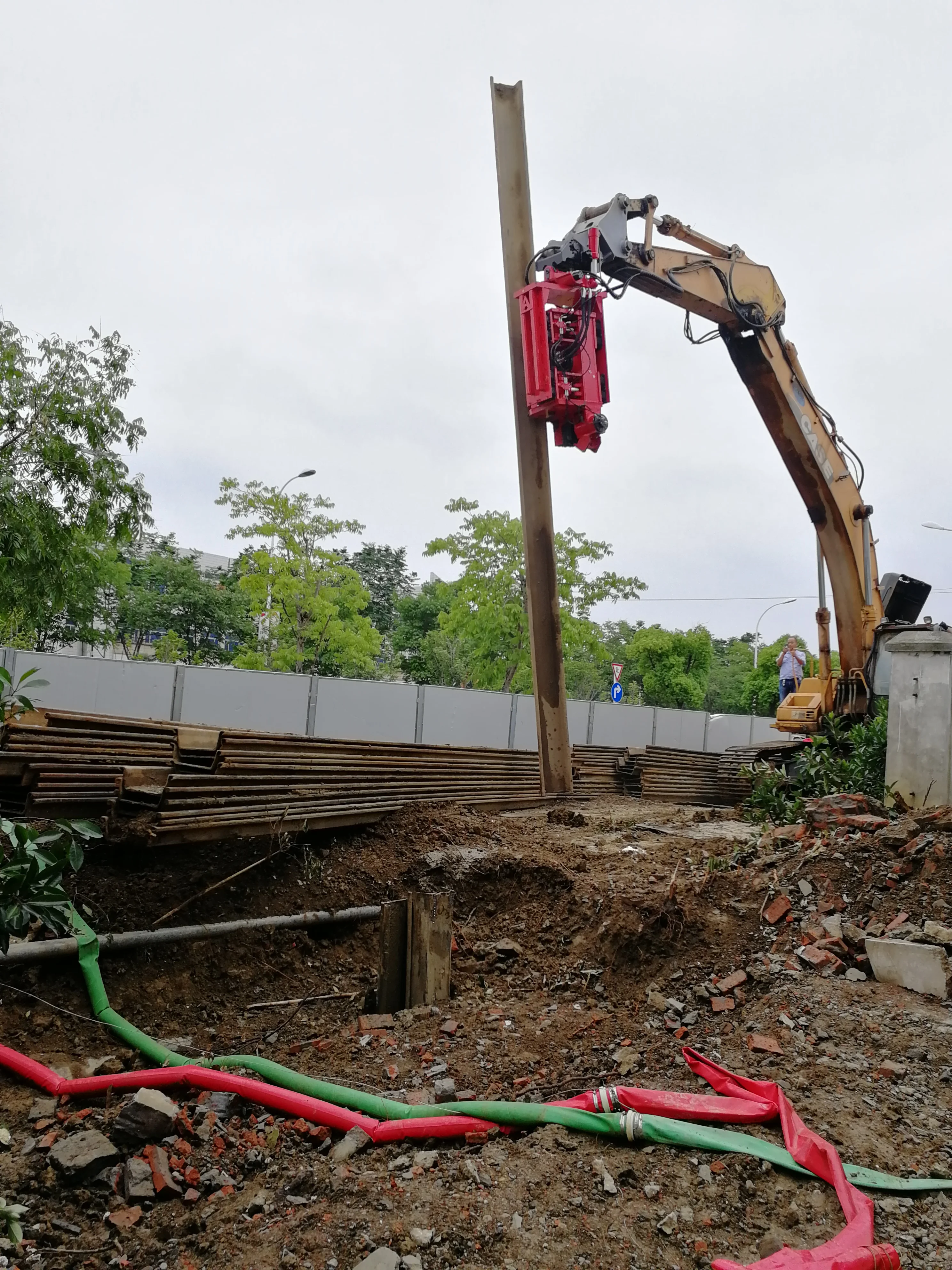 TALOS65 side grip vibro hammer sheet piling equipment excavator mounted