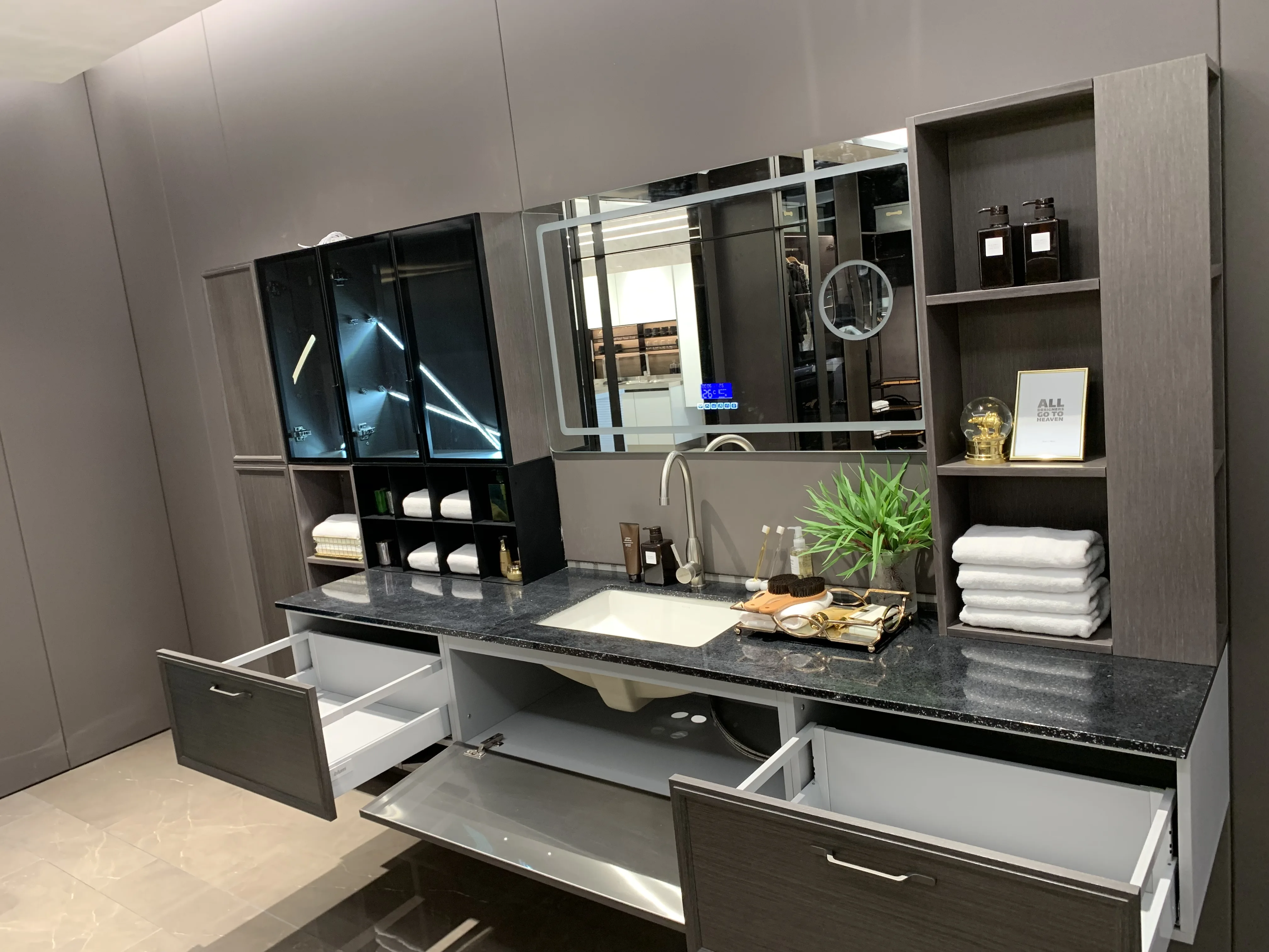 
2020 New Design Attractive European Style Small Rectangular Cabinet Bathroom Vanities 