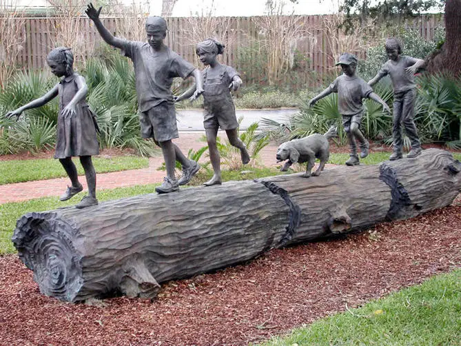 Wholesaler Lifesize Custom Made Factory Offer Garden Playing Children Bronze Kids Sculpture