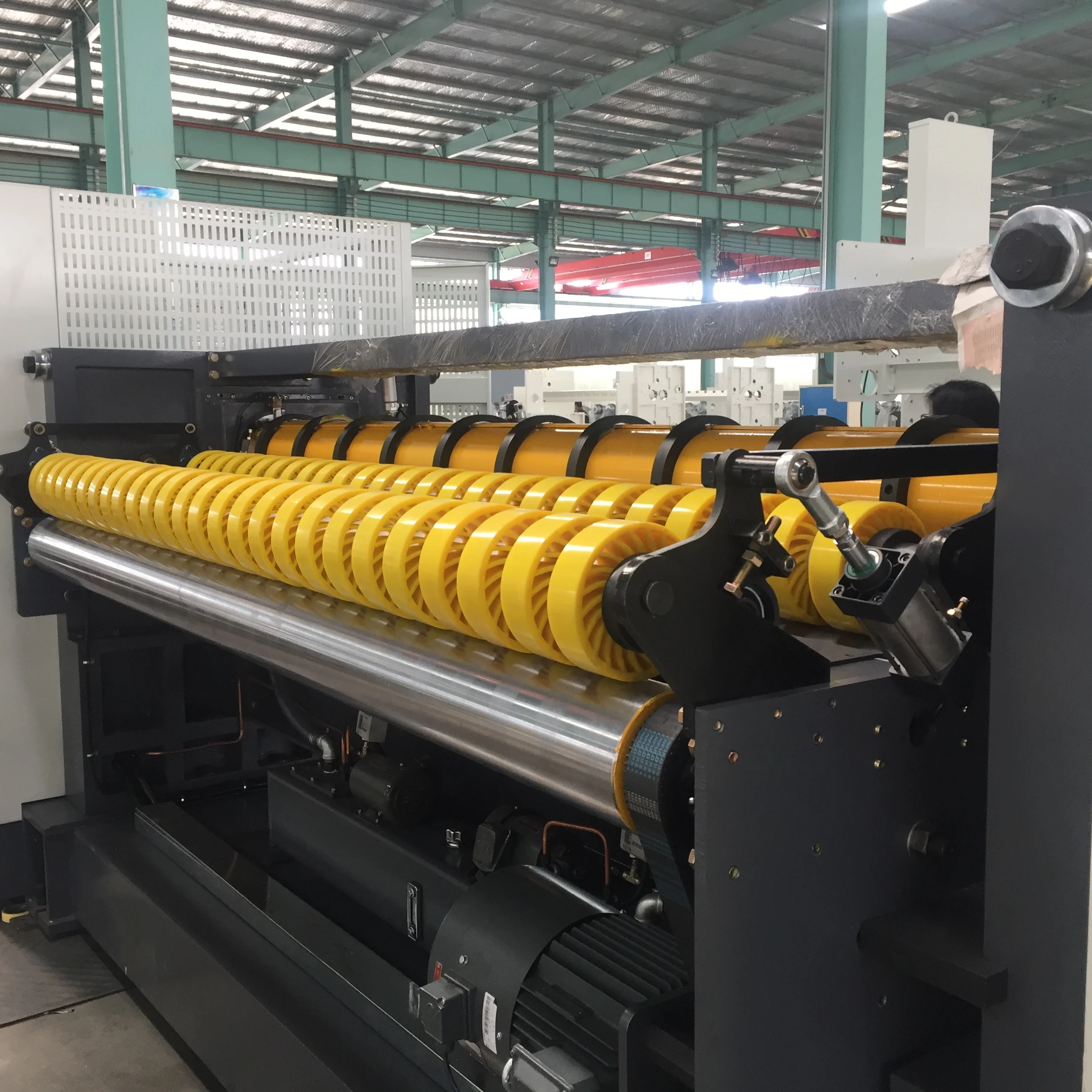 China famous factory corrugated paper carton box cutting machine product line