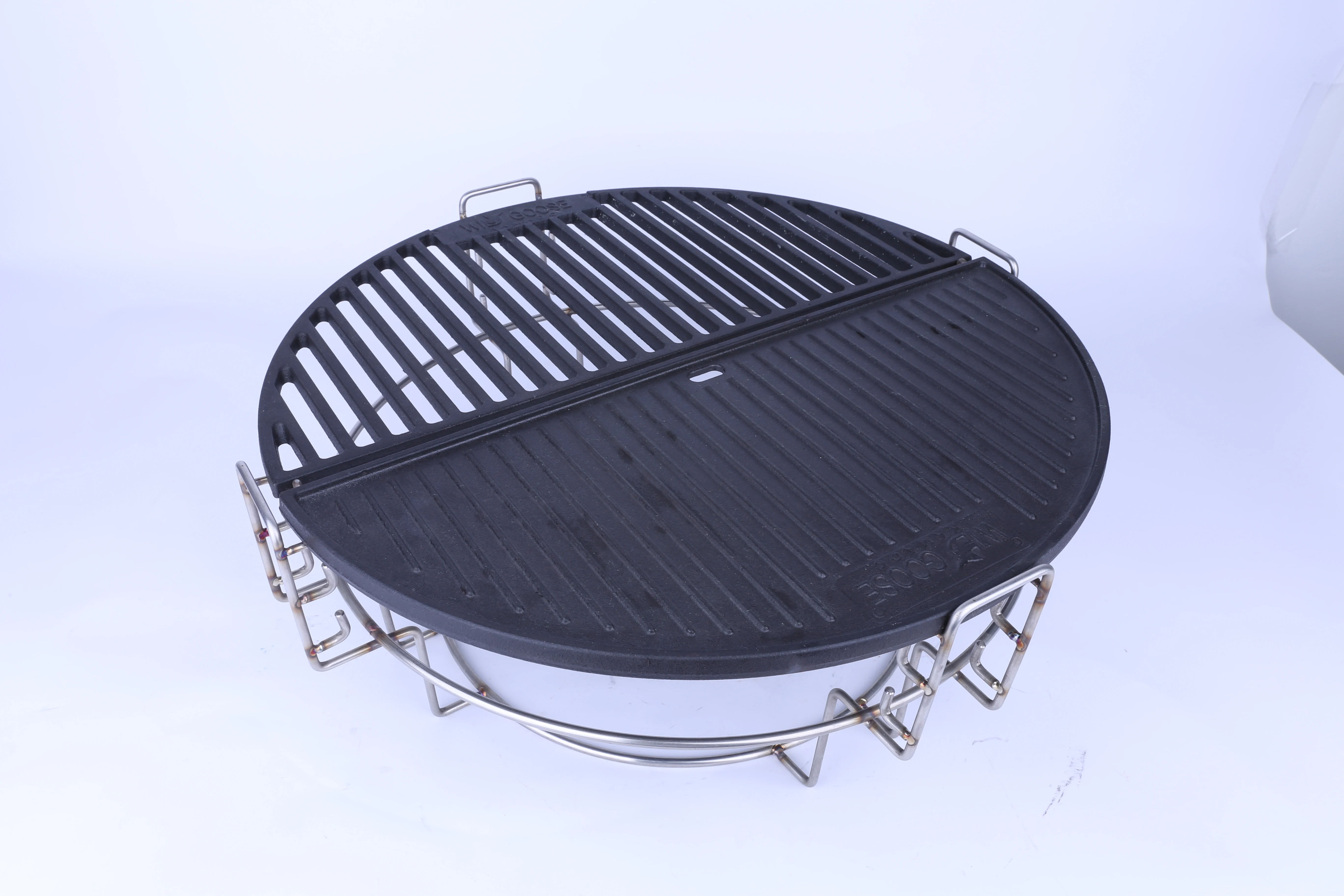 22inch half moon cast iron cooking grid used for kamado bbq grill