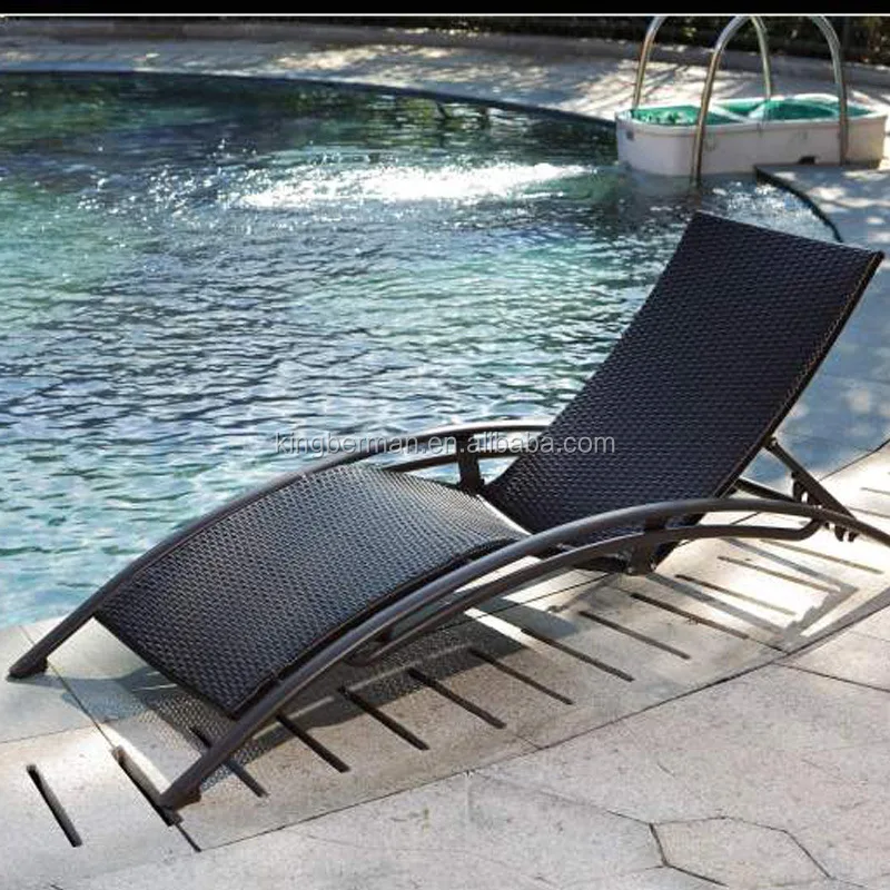 Hot Sale Outdoor Furniture Plastic Lounge Sun Beach Rattan Lounger Chairs