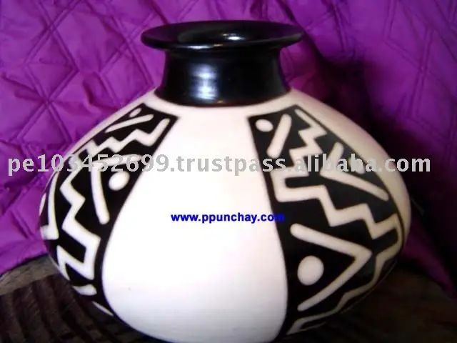 Chulucanas ceramic Vase Peru