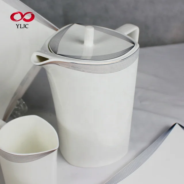 Wedding Gift 61pcs Hot Sale Classic White And Gold Rim Dinnerware Set fine bone china dinner set