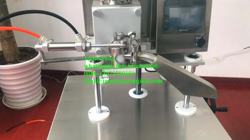 automatic birthday cake forming machine/custard cake making machine/ commercial jam and cream filling rounder cake machine