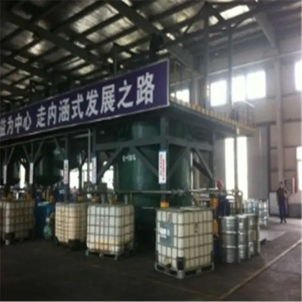 Невоспламеняющийся жидкий полиуретановый пенополиуретановый клей